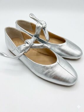 Jewel Badgley Mischka Taylore Silver Metallic Leather Ballet Flats Bow Knot Sz 5